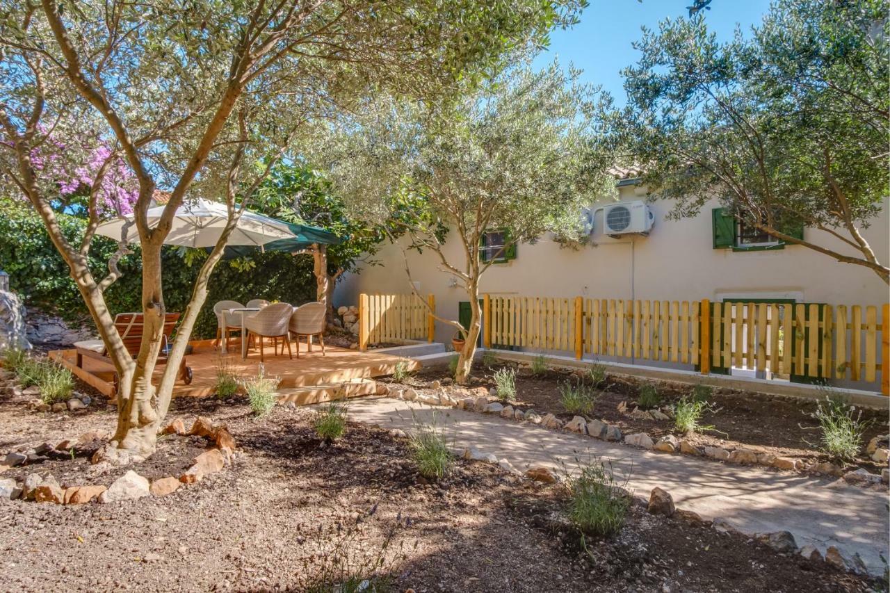 Casa Rustica Apartment Mali Losinj Exterior photo