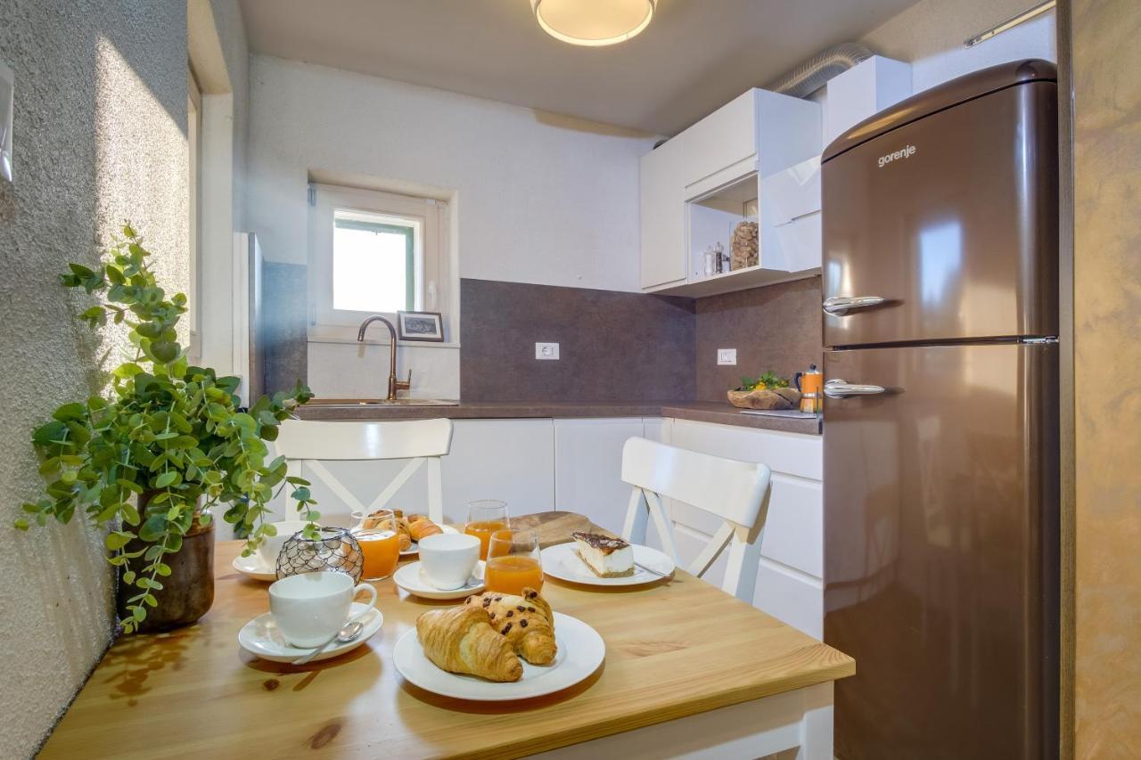 Casa Rustica Apartment Mali Losinj Exterior photo